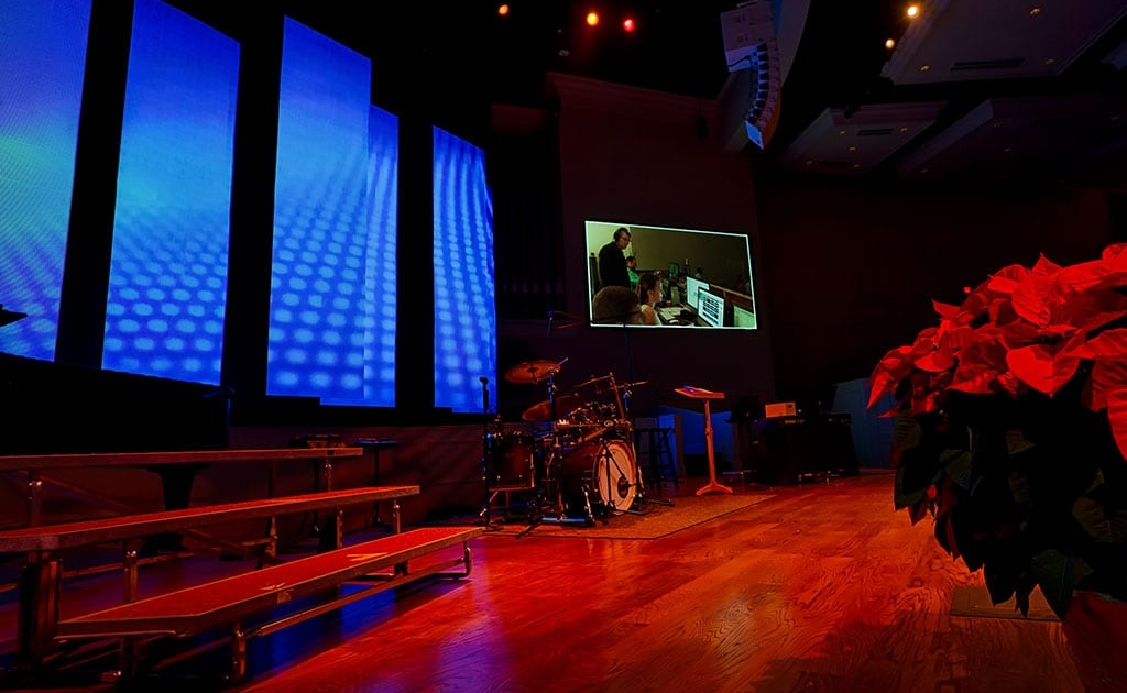 PixelFLEX LED Screens for Thomasville Baptist Church Blue Dots on LED Curtains