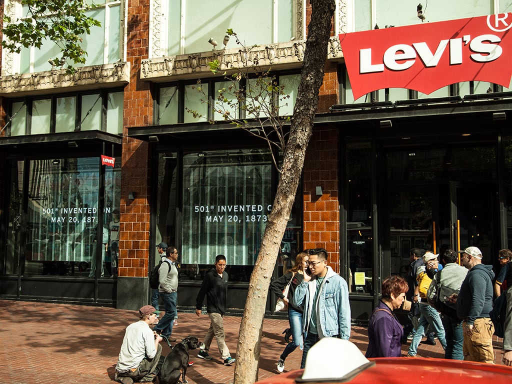 Levi's Flagship Store | Best LED Display, Screen, Panels, Curtains, Wall,  Signage | PixelFLEX LED